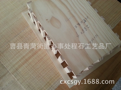 曹县青菏街道办事处程石工艺品厂 专业大批量供应木制托盘与木盒定制加工服务
